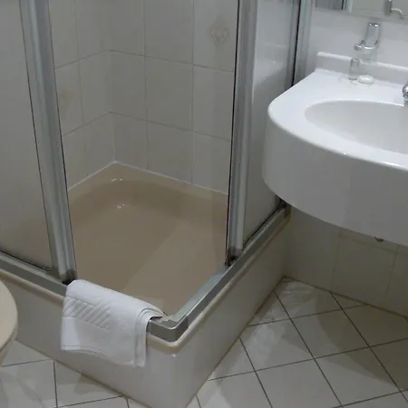Отель Keune 2*